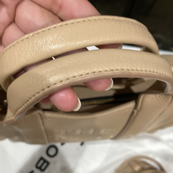 Marc Jacob The leather small tote bag in beige leather - Picture 9 of 12